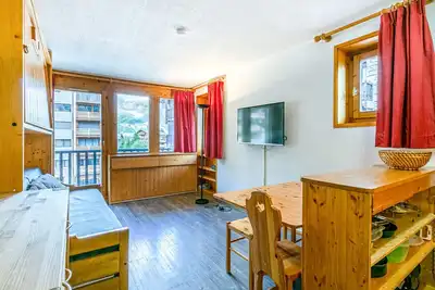 Image de Studio agréable avec parking, skis aux pieds au cœur du village de Val-d'Isère