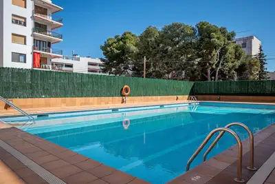 Image de Appartement à 150m de la plage avec piscine, Wi-Fi et parking - Torredembarra