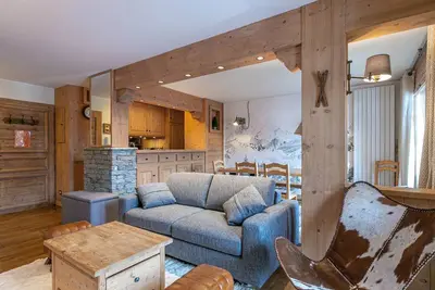 Image de Appartement haut de gamme avec terrasse et accès skis aux pieds à Val-d'Isère