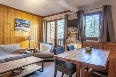 Image de Appartement confortable avec garage et wifi dans secteur calme à Val-d'Isère
