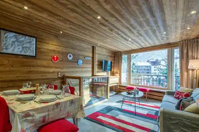 Image de Spacieux duplex 3p avec wifi et balcon sud, parking inclus, près des pistes à Val-d'Isère