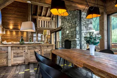 Image de Chalet de luxe avec piscine et hammam à Val-d'Isère, 10 personnes à proximité du centre-ville