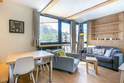 Image de Élégant 3 pièces rénové avec balcon, cœur de Val-d'Isère, proche commodités