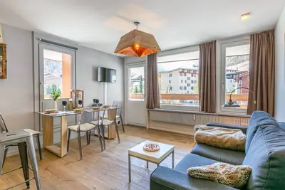 Image de Appartement cosy avec wifi, au cœur de Val-d'Isère, proche des pistes et des commodités