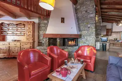 Image de Appartement duplex montagnard au cœur de Val-d'Isère, près des pistes et commodités