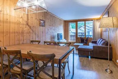 Image de Confortable appartement 4 pièces avec wifi, parking, exposé Sud près des pistes à Val-d'Isère.