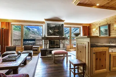 Image de Appartement élégant aux pieds des pistes avec cheminée et WiFi