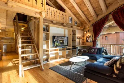 Image de Appartement de Charme avec Cheminée et Grande Mezzanine à Val-d'Isère