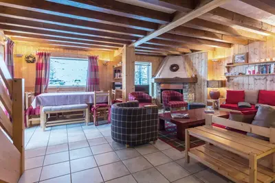 Image de Chalet rustique chaleureux avec cheminée à Val-d'Isère