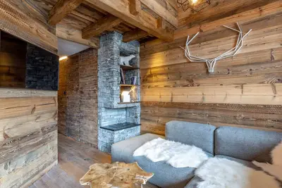 Image de Appartement raffiné avec cheminée, balnéo et Wi-Fi à Val-d’Isère