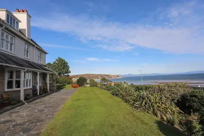 Image de 5 Craig Y Mor, family friendly, character holiday cottage in Abersoch