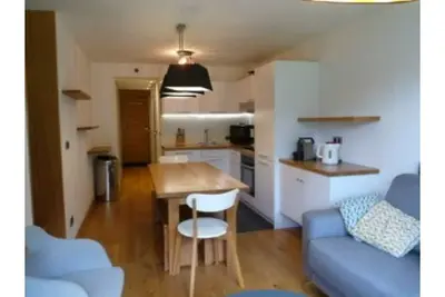 Image de superbe appartement classé 5 étoiles paradiski, skis aux pieds, situation idéale