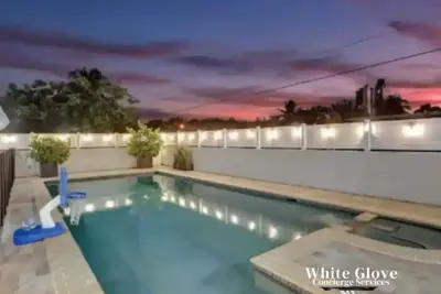 Image de 7br w/ Heated Pool Jacuzzi, Theatre