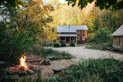 Image de Creekside Cabin w/ Wood Stove | Unplugged Getaway