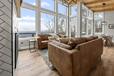 Image de New Modern Mountain Retreat with Spectacular Views