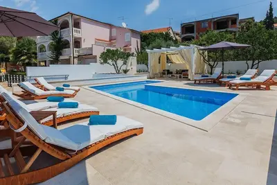 Image de Appartement de vacances Trogir pour 1 - 7 personnes avec 3 chambres à coucher - Appartement de vacan