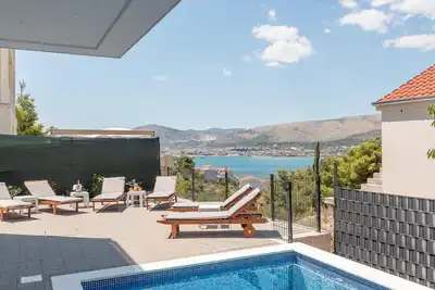 Image de Maison de vacances Mastrinka pour 1 - 8 personnes avec 4 chambres à coucher - Maison de vacances