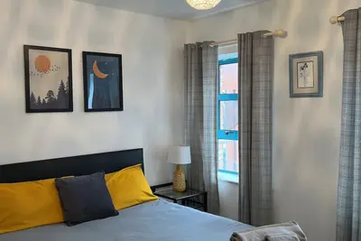 Image de Twenty Qc by the River - Two bedroom city centre apartment with river view