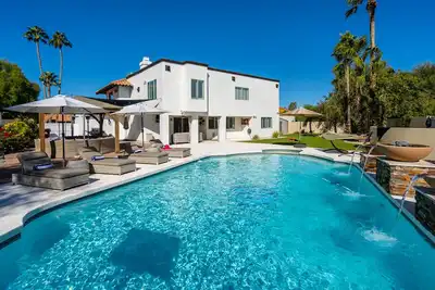 Image de Elegant Vacation Dream Home w/Backyard Paradise!