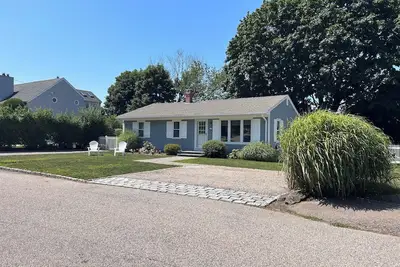 Image de Bright And Airy House In  Beautiful Bonnet Shores