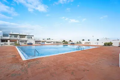Image de Appartement de vacances \"Poris\" avec piscine chauffée, terrasse privée et Wi-Fi.