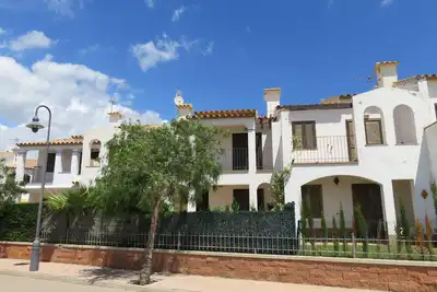 Image de Villa \"La Platera 345\" avec terrasse privée, piscine partagée et Wi-Fi.