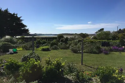 Image de Traditional house with sea view and floral garden