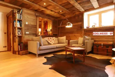 Image de Chalet Luxe Et Charme, 4* Bella Alpina, 6\/8p, 75m2, 200 ans