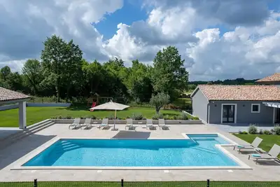 Image de Villa Porta Aurea with Pool
