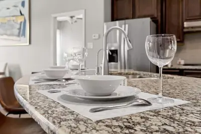 Image de 🌁 Hilltop Casa | Chef Kitchen, Gated Entry, Office