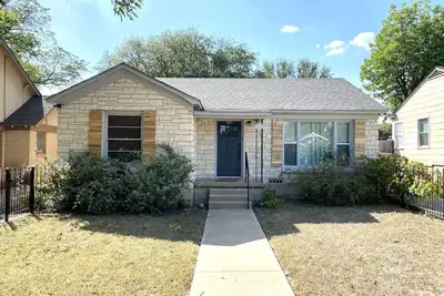 Image de Newly Renovated Modern Home w\/gas fireplace- blocks from Magnolia Castle