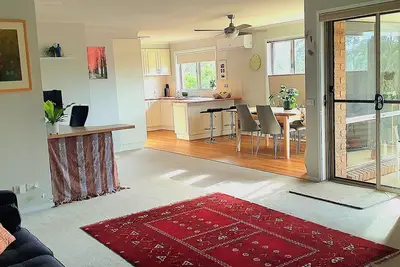 Image de Spacious house 5 minutes drive to the beach