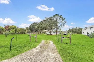 Image de Beautiful 3 bed, 2 bath Mobile home near Lake Nona and Medical City on 1. 5 acres