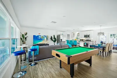 Image de Ixora16 Heated Pool, mins to beach, airport, Usssa, Cruise Port, 1h to Disney\n