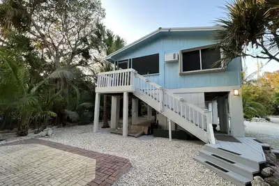 Image de Cheerful 3 Bedroom home with parking