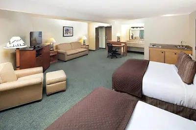 Image de Fun Nature Trip! 3 Convenient Units, Free Parking, Pool, Pets are Welcome!