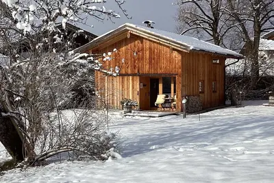 Image de Chalet Hollerhäusl, whole house, 50 sqm for 2-4 persons, living area with kitchenette and gallery