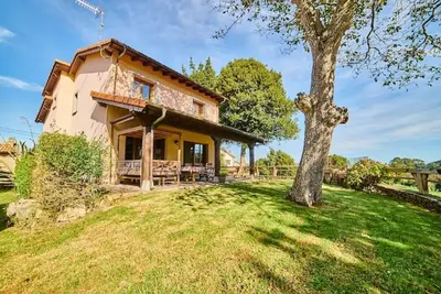 Image de House in the middle of nature, beach, hiking.