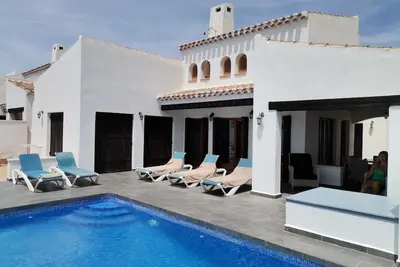 Image de Beautiful Villa Blenda with Private Pool, wifi and Full Sky Package!