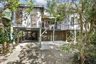 Image de Beautiful Beachhouse In Central Point Lookout