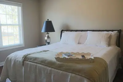 Image de Cozy Home 5 min to Mall of Ga, Coolray Field/30 min to Lake Lanier/45 min to Atl
