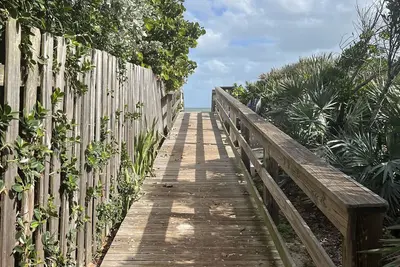 Image de Reduced Price! 3 Br Canal Front w/river/ocean access & beach! ! Bring boat!