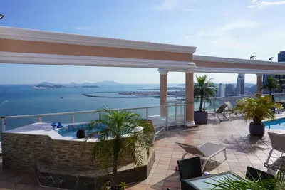 Beautiful Ocean Front Apartment, the Best Location