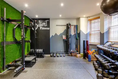 Image de Central Park Apt, Private Gym Access