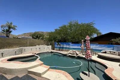 Image de South Mountain Free Heated Pool & Hot Tub Walk to Trails & Park