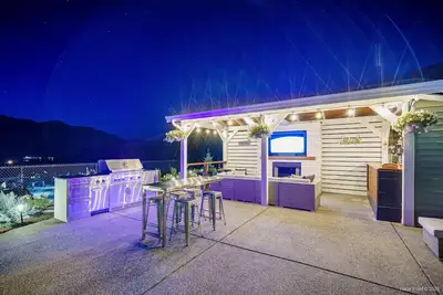 Image de Beautiful Mountain Views 3 bedroom, 2 bathroom guest suite w/hot tub & Sauna
