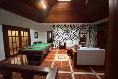 Image de Perfect for family reunion, 3 minutes from restaurant 20 min away\/ from lake