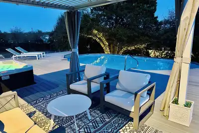 Image de Private Gated Villa with hot tub, pool & Endless Views!