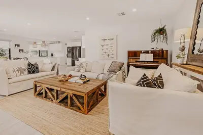 Image de The Little Distillery - Beachside Pool Retreat
