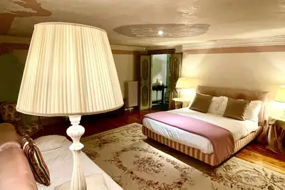 Image de Villa De Rubeis-Florit is a noble villa from the 1700s that has been completely renovated